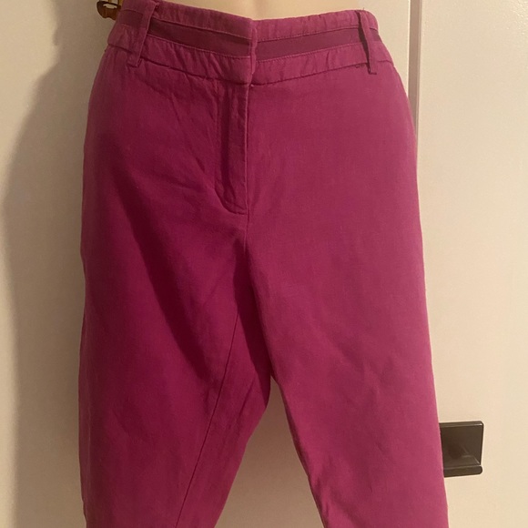 2 ITEMS NY&Co Capri Pants AND Knee Length Shorts - Picture 2 of 10